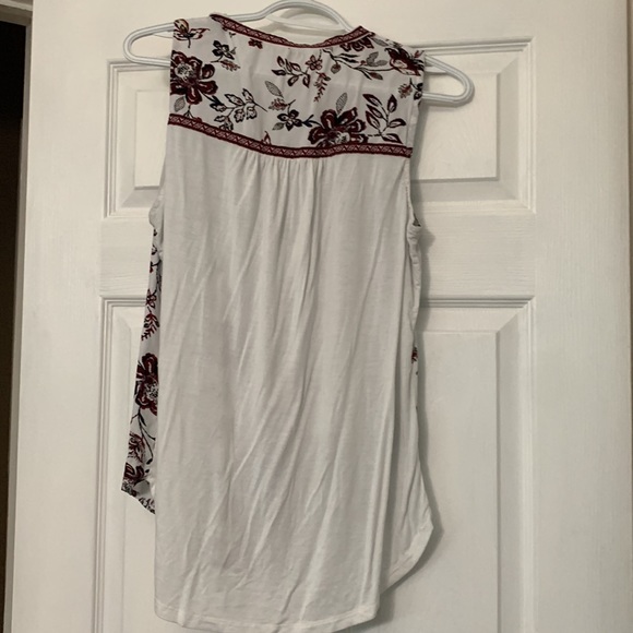 Flowered top - Picture 2 of 2